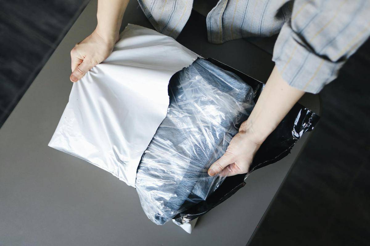 ilustrasi plastic wrap (pexels.com/Polina Tankilevitch)