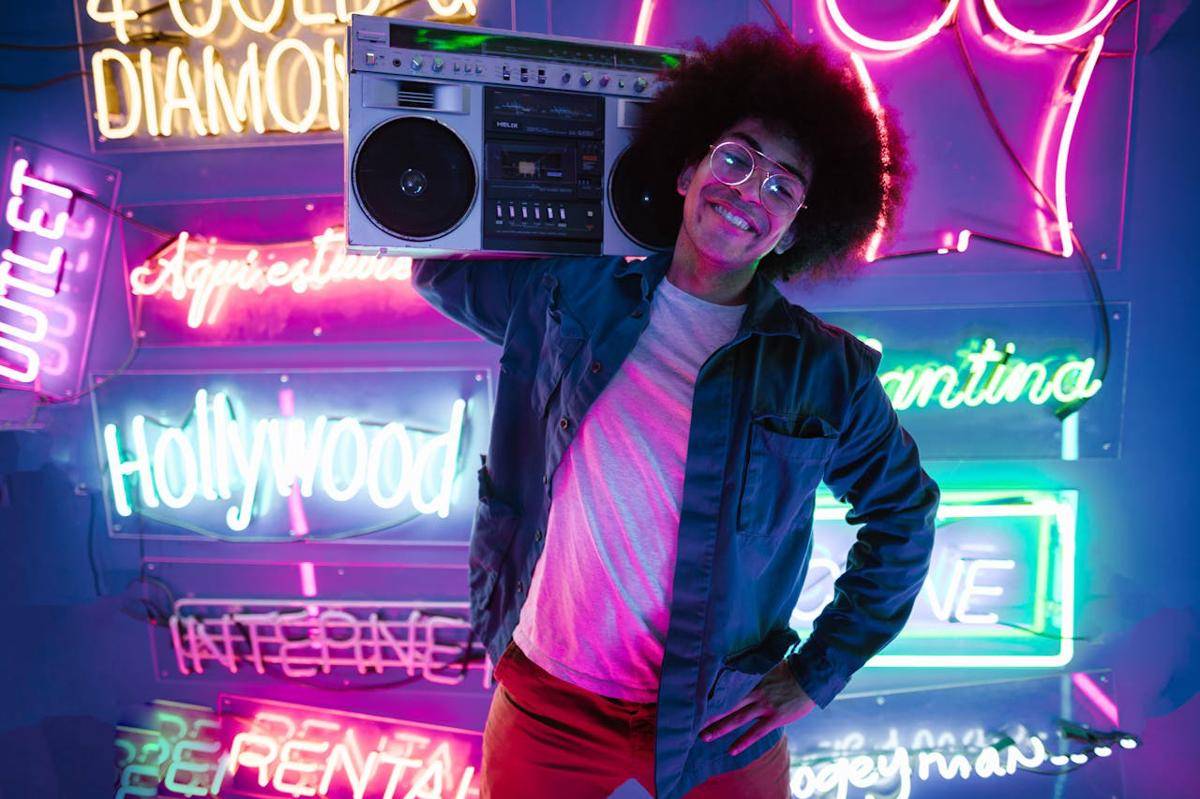 Ilustrasi Funky Day (pexels.com/RDNE Stock project)