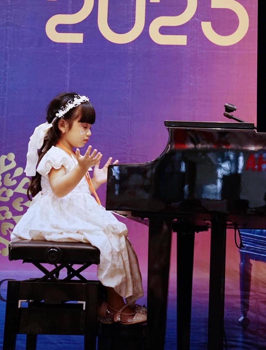 potret Bible anak Felicya Angelista
