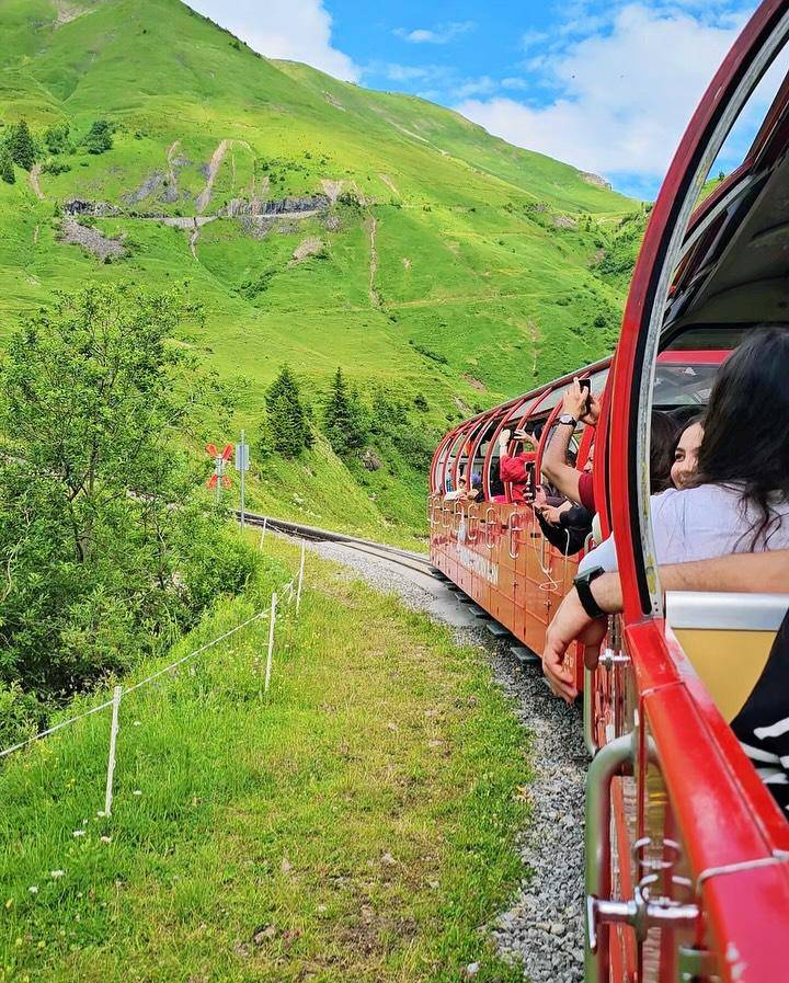potret panoramic train di Swiss