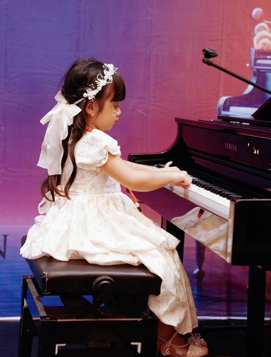 potret Bible anak Felicya Angelista