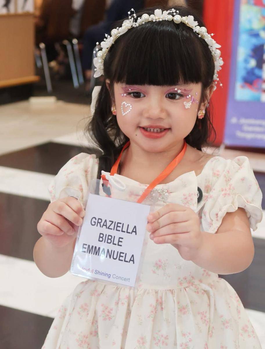 potret Bible anak Felicya Angelista 