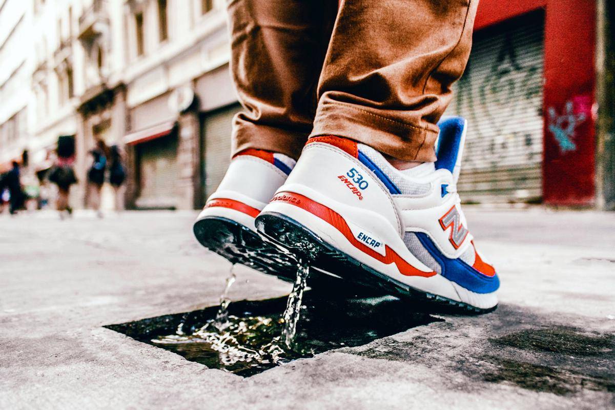 ilustrasi sneakers running (unsplash.com/Talles Alves)