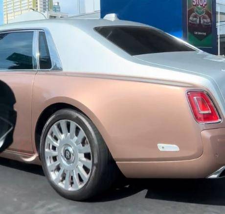 Rolls-Royce di Makassar Diduga Pakai Pelat Gantung/ Foto : Tangkapan layar