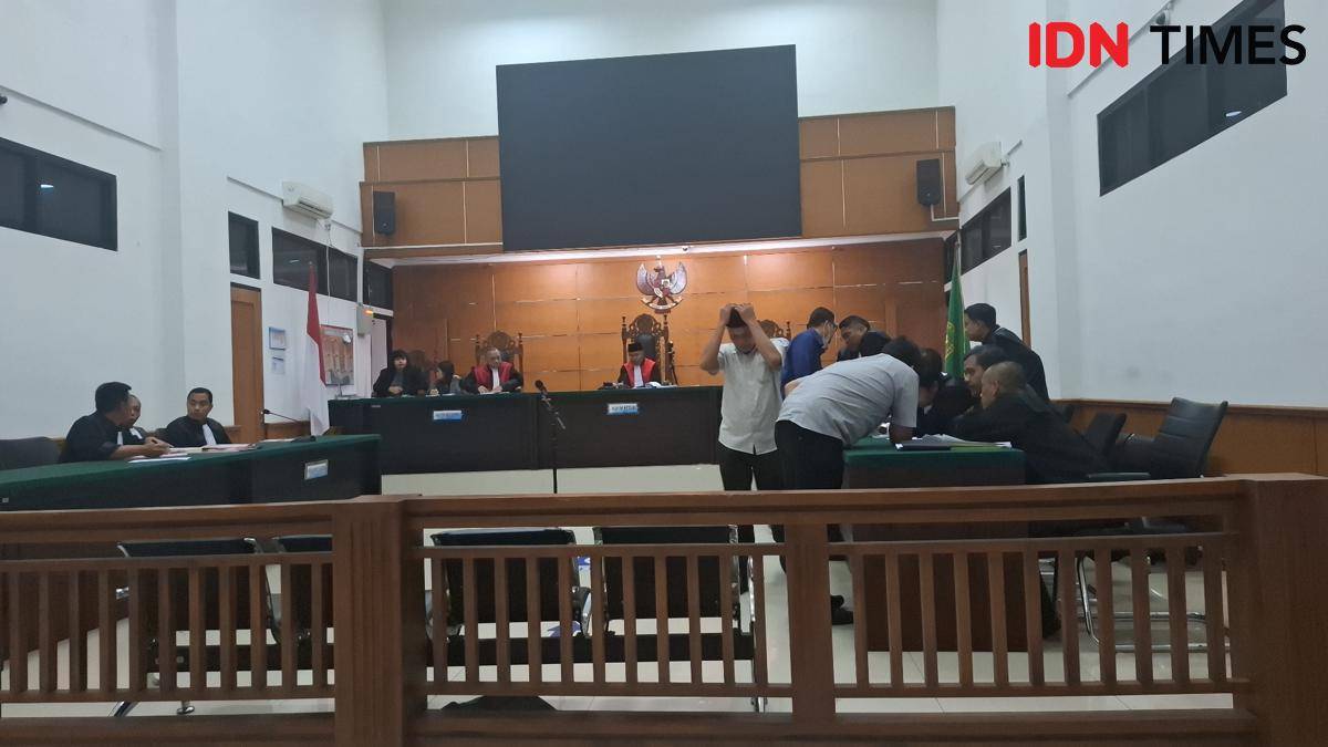 Sidang terdakwa pagar laut Kades Kohod Cs