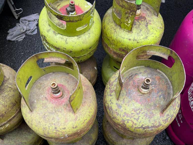 Rumah Kontrakan digerebek usai dijadikan home industry pengoplosan gas subsidi 