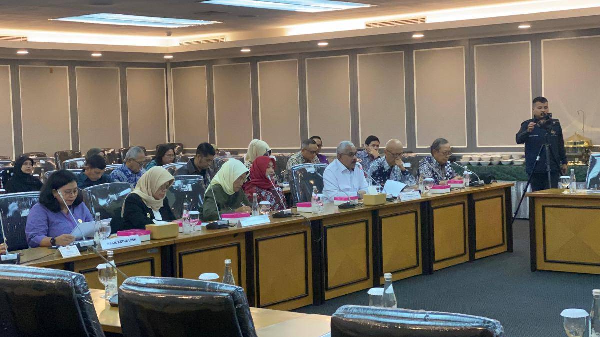 Komisi XIII DPR RI desak kasus kematian diplomat Kementerian Luar Negeri (Kemlu) RI Arya Daru Pangayunan, Selasa (30/9/2025). 