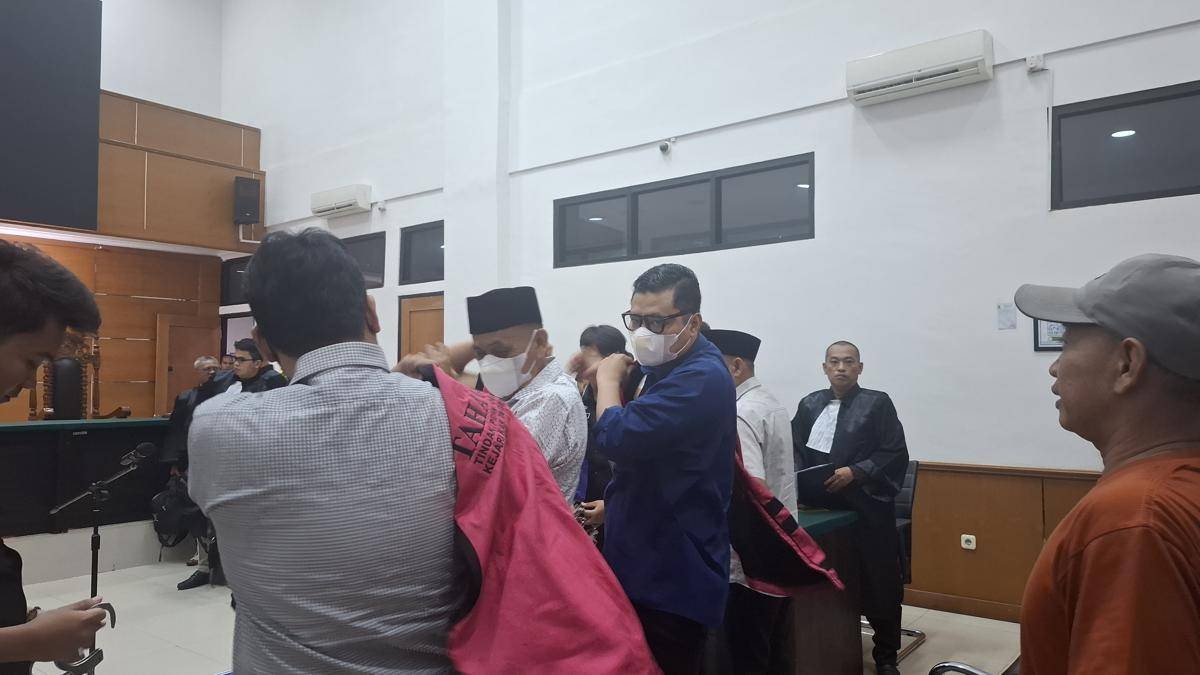 Sidang terdakwa pagar laut Kades Kohod Cs