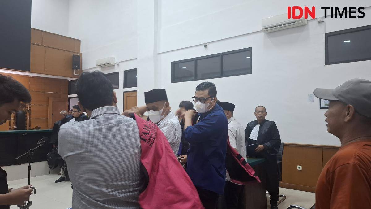 Sidang terdakwa pagar laut Kades Kohod Cs