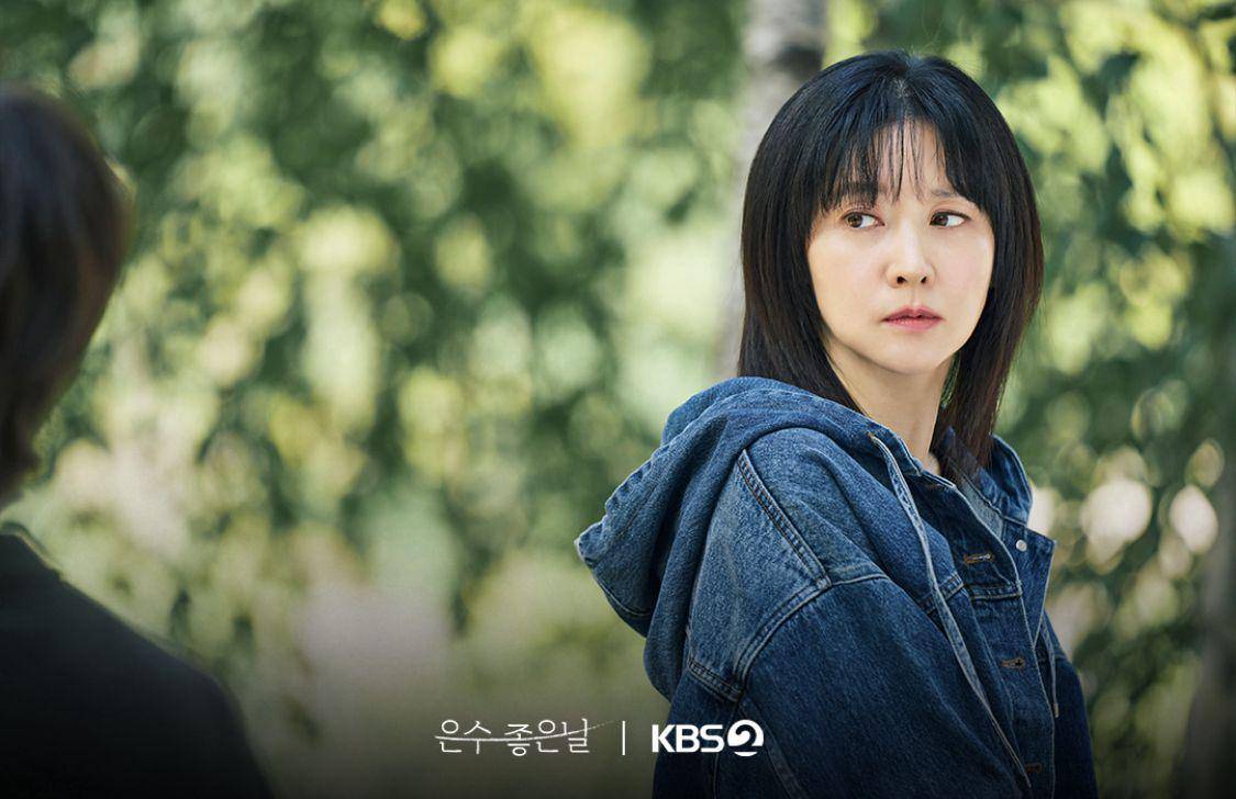 Cuplikan drama Korea Walking on Thin Ice (dok. KBS2/Walking on Thin Ice)
