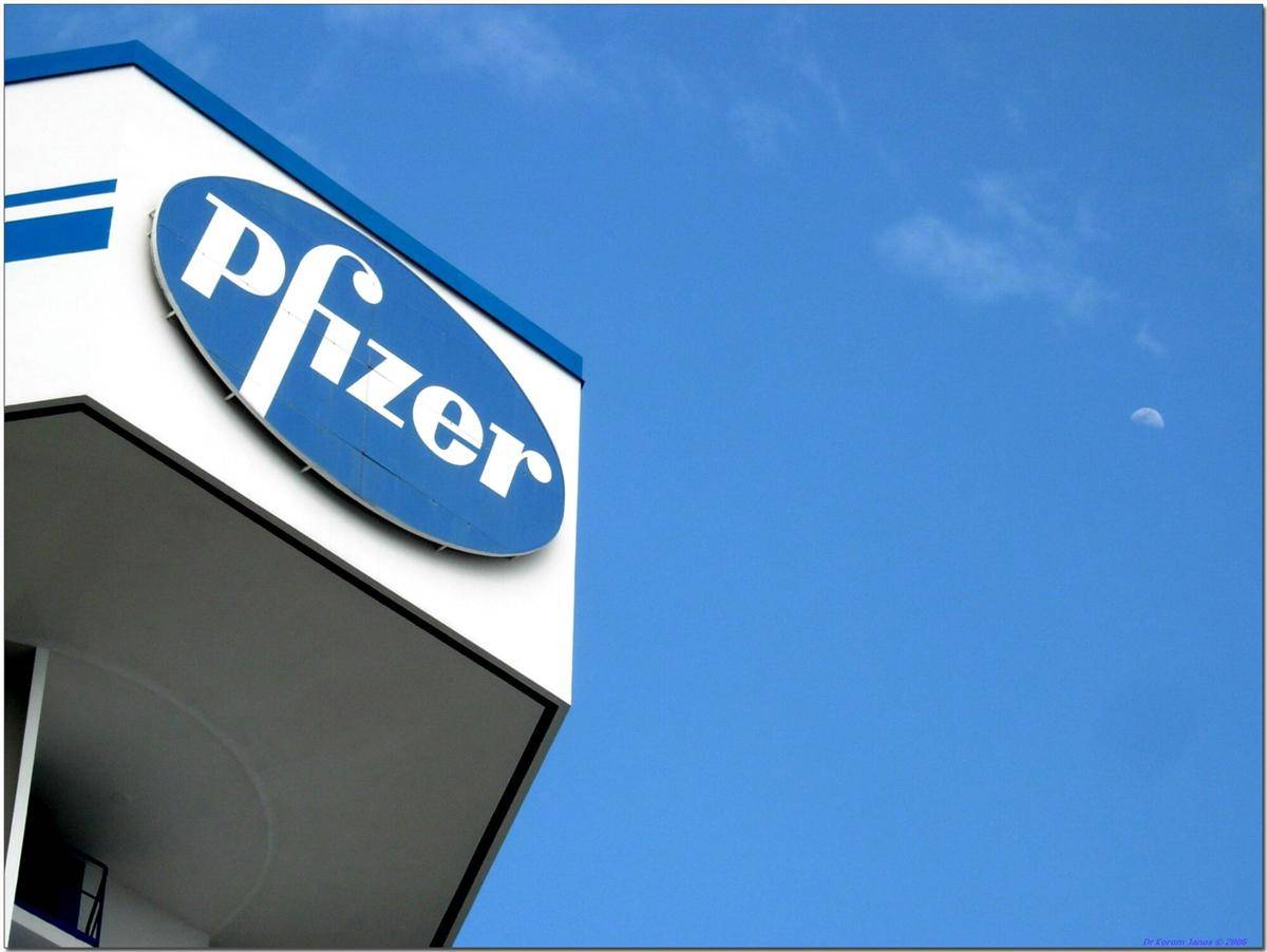 Pfizer (commons.m.wikimedia.org/János Korom Dr. >17 Million views)