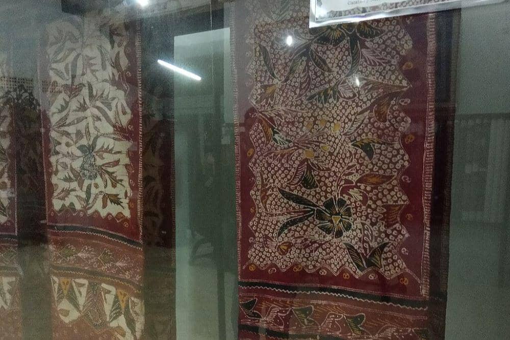 Koleksi batik di Museum Batik Yogyakarta (commons.wikimedia.org/Hernawanwan)
