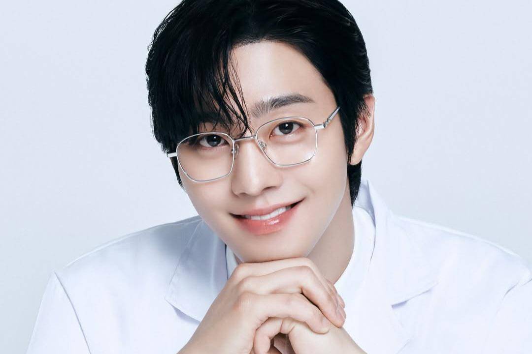 potret Ahn Hyo Seop (nstagram.com/thepresentofficial)