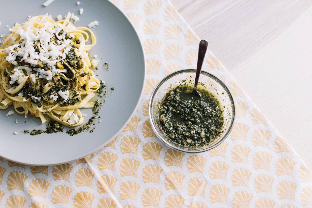 ilustrasi pesto bayam untuk topping pasta (freepik.com/freepik)