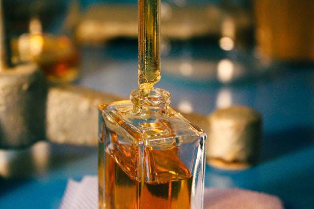ilustrasi parfum pria (unsplash.com/Fulvio Ciccolo) 