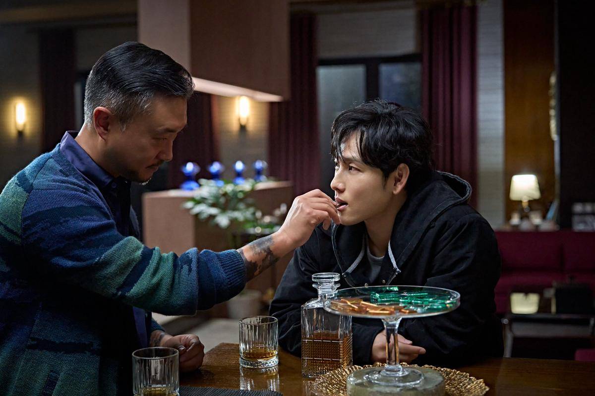 Jo Woo Jin dan Im Si Wan di film Mantis (x.com/NetflixKR)