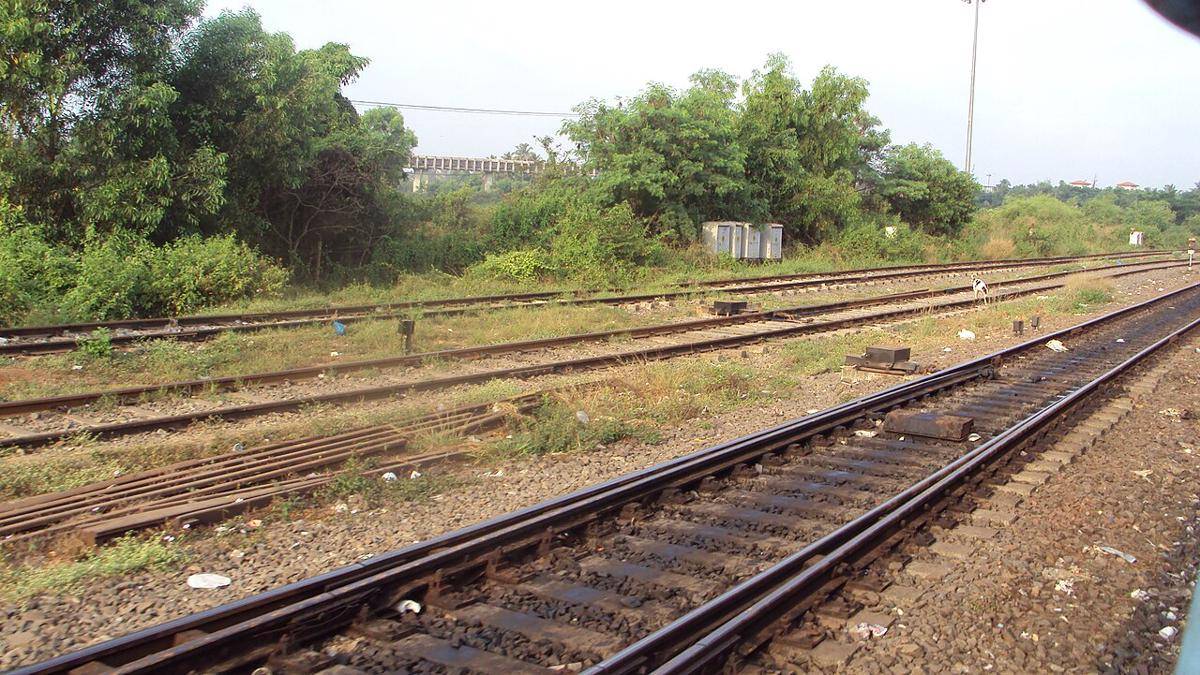 Rel kereta api 