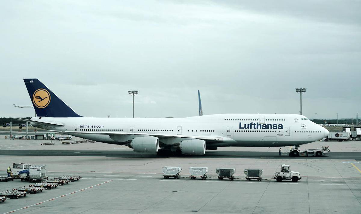 Lufthansa. (unsplash.com/nickhh)