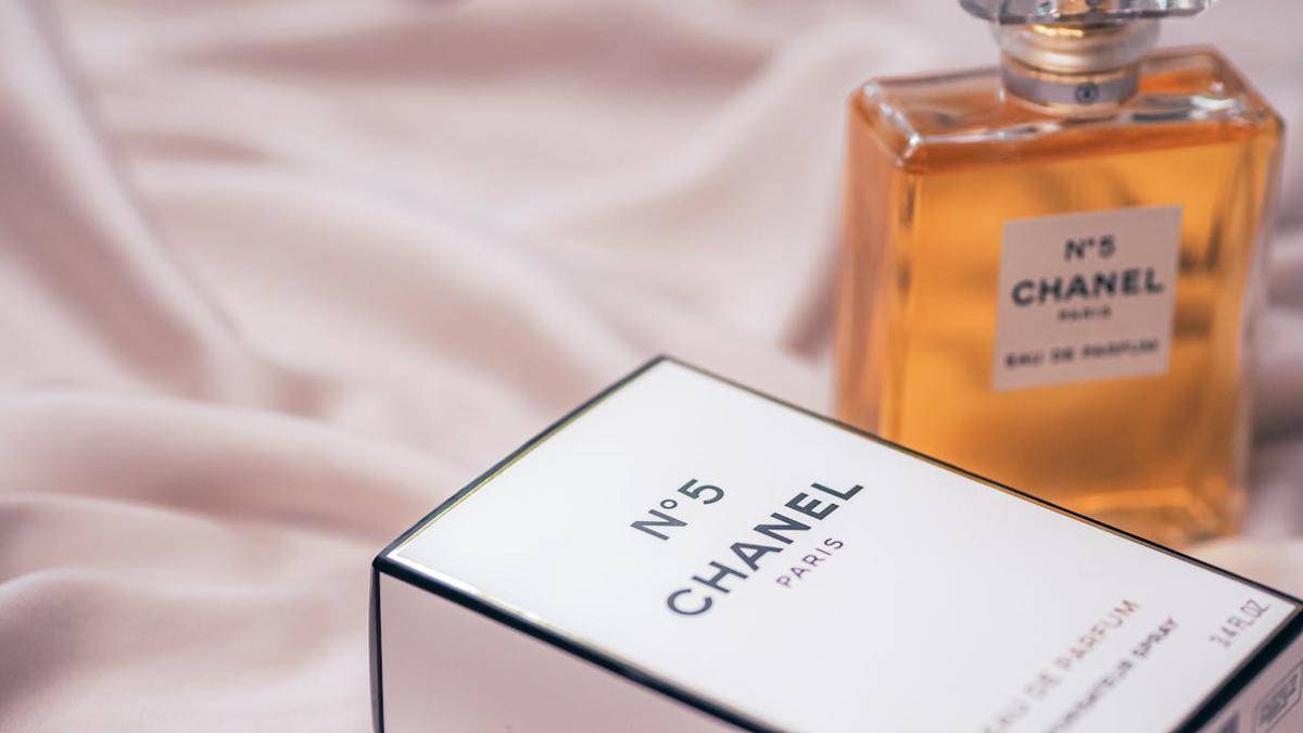 ilustrasi parfum import (pexels.com/Laura Chouette)