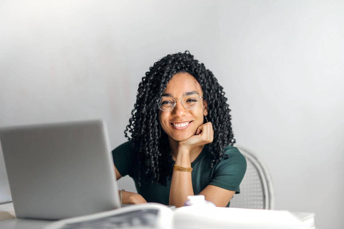 ilustrasi content moderator (pexels.com/Andrea Piacquadio)