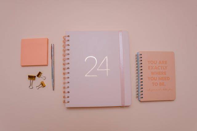 ilustrasi barang-barang aesthetic