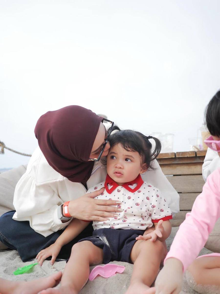 potret Aurel Hermansyah dan Azura