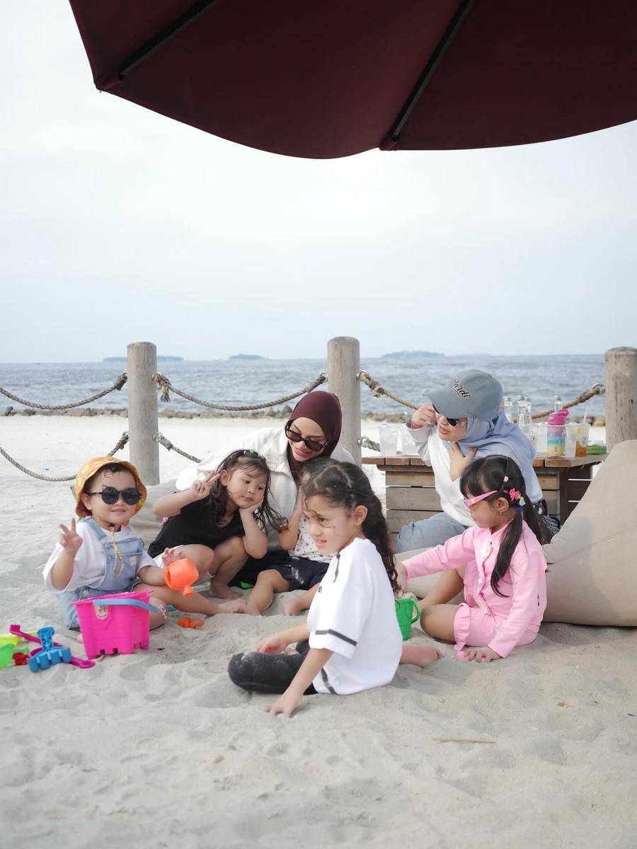 potret Ameena dan sahabat