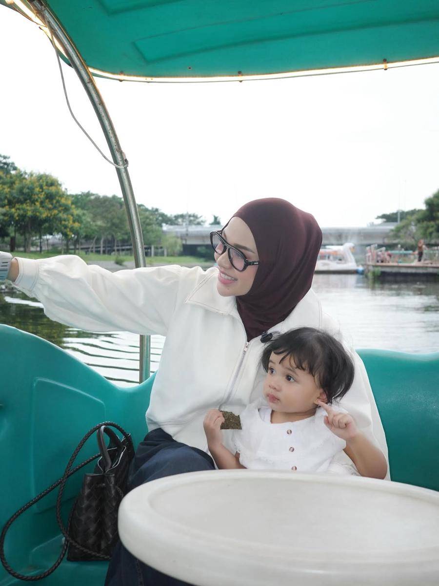 potret Aurel Hermansyah dan Azura