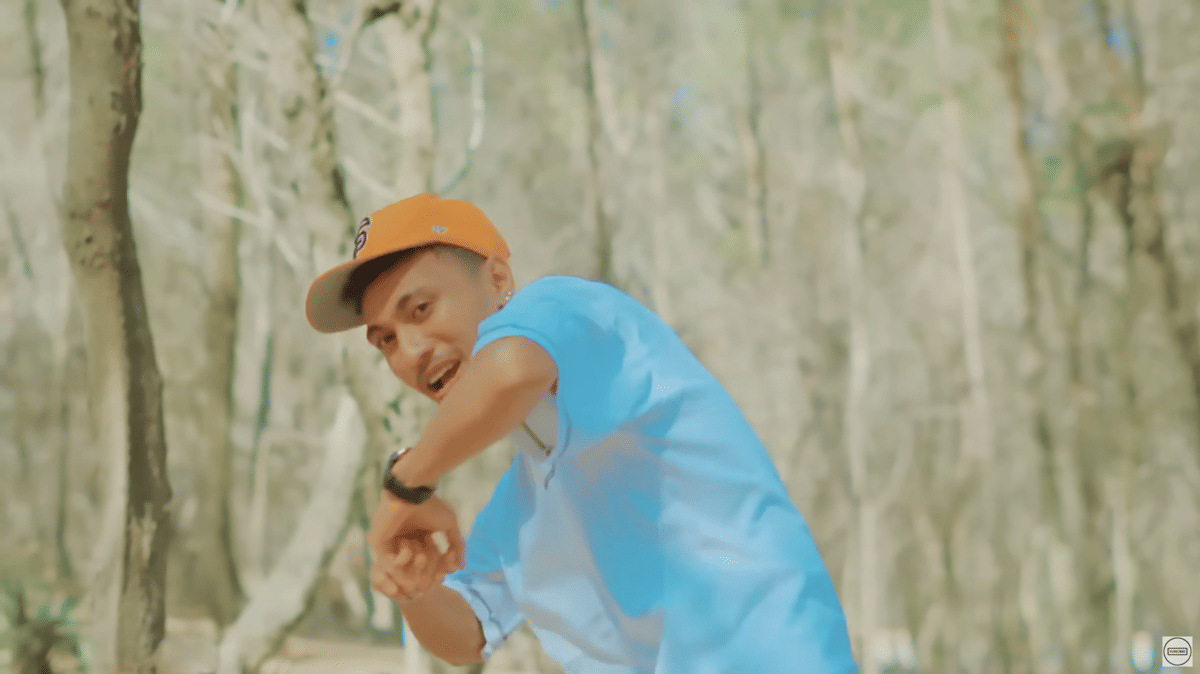 still cut video musik Pica Pica