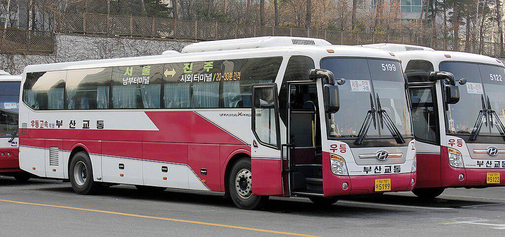 ilustrasi bus jurusan Busan-Seoul