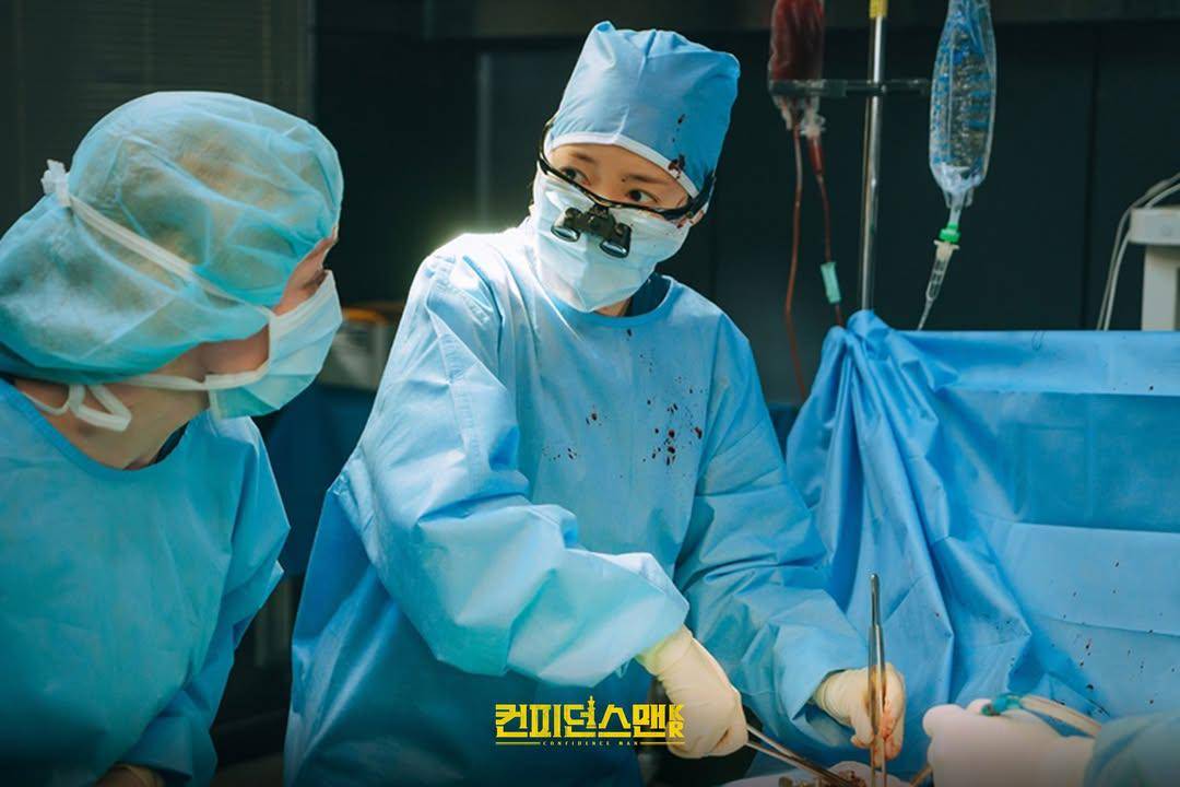 still cuts drama Confidence Queen