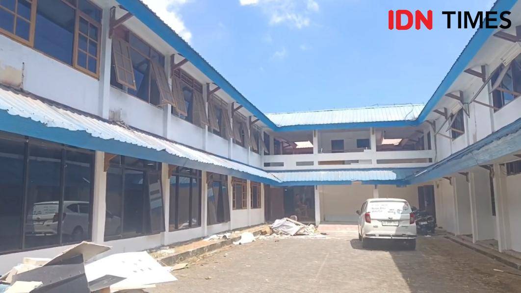 Gedung sementara DPRD Kota Makassar di Jalan Hertasning, Rabu (1/10/2025). (IDN Times/Asrhawi Muin) 