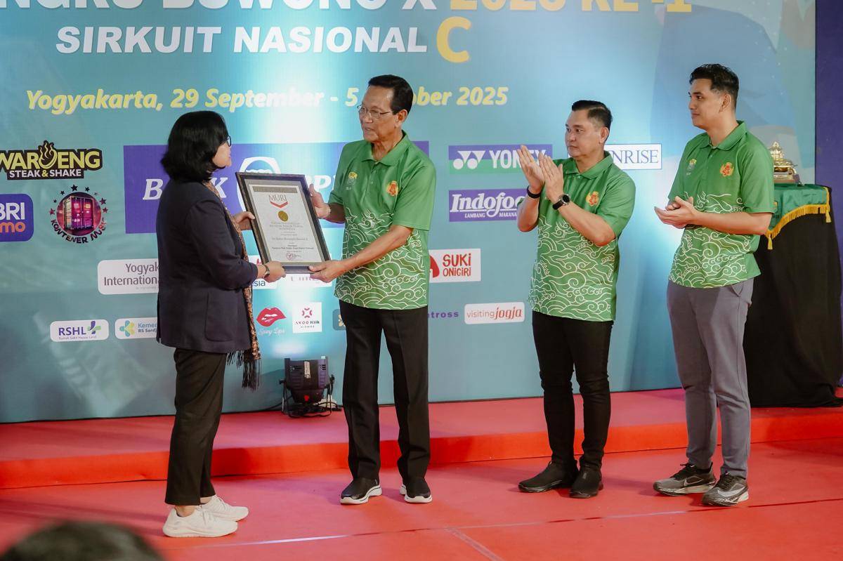 Pembukaan Kejuaraan Bulu Tangkis Piala Raja Hamengku Buwono X 2025. (Dok. Humas Pemda DIY)