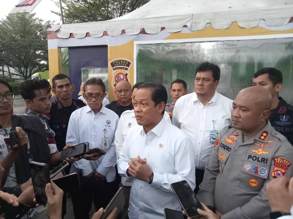 Menteri KLH Hanif Faisol 