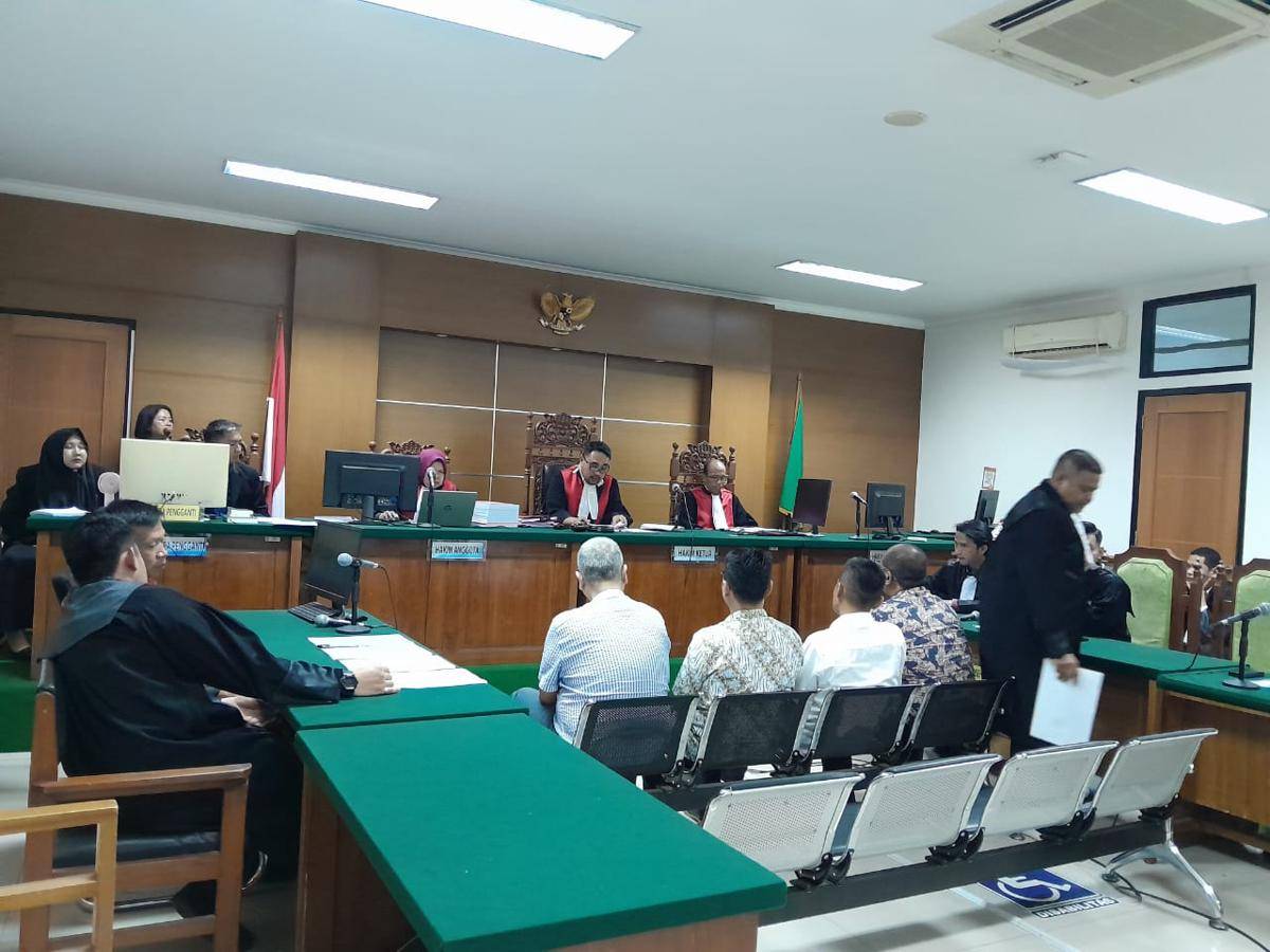 Kadis LH Tangsel dan pengusaha didakwa korupsi sampah