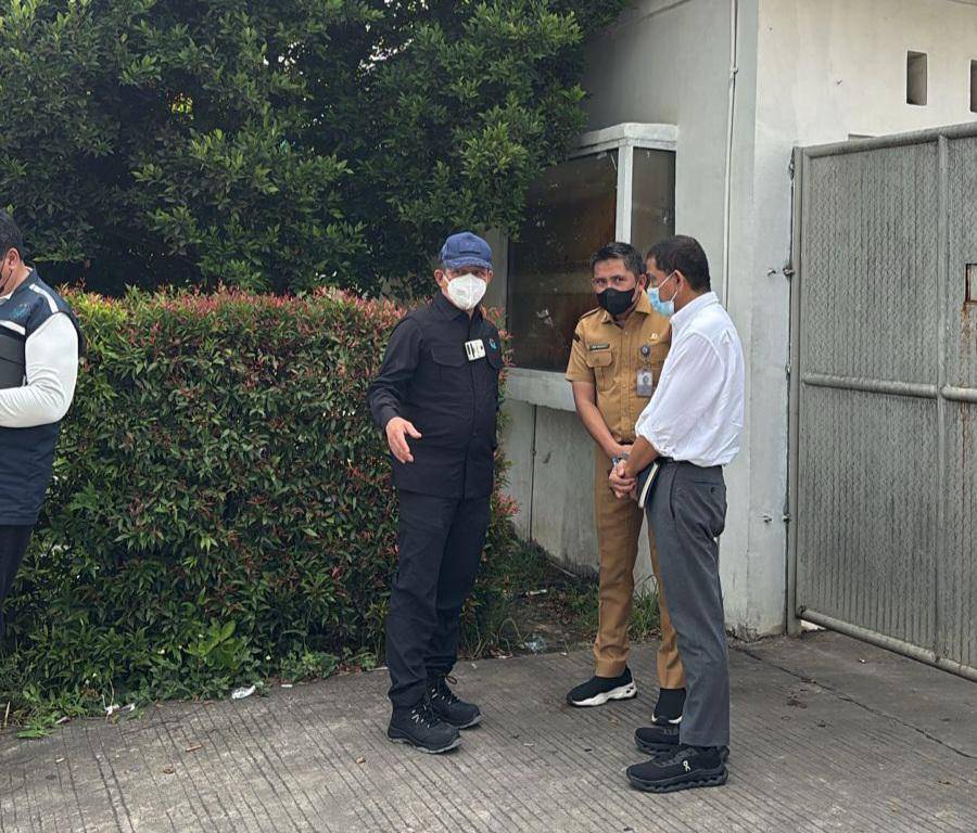 Menteri Lingkungan Hidup saat cek lokasi tercemar radiasi 