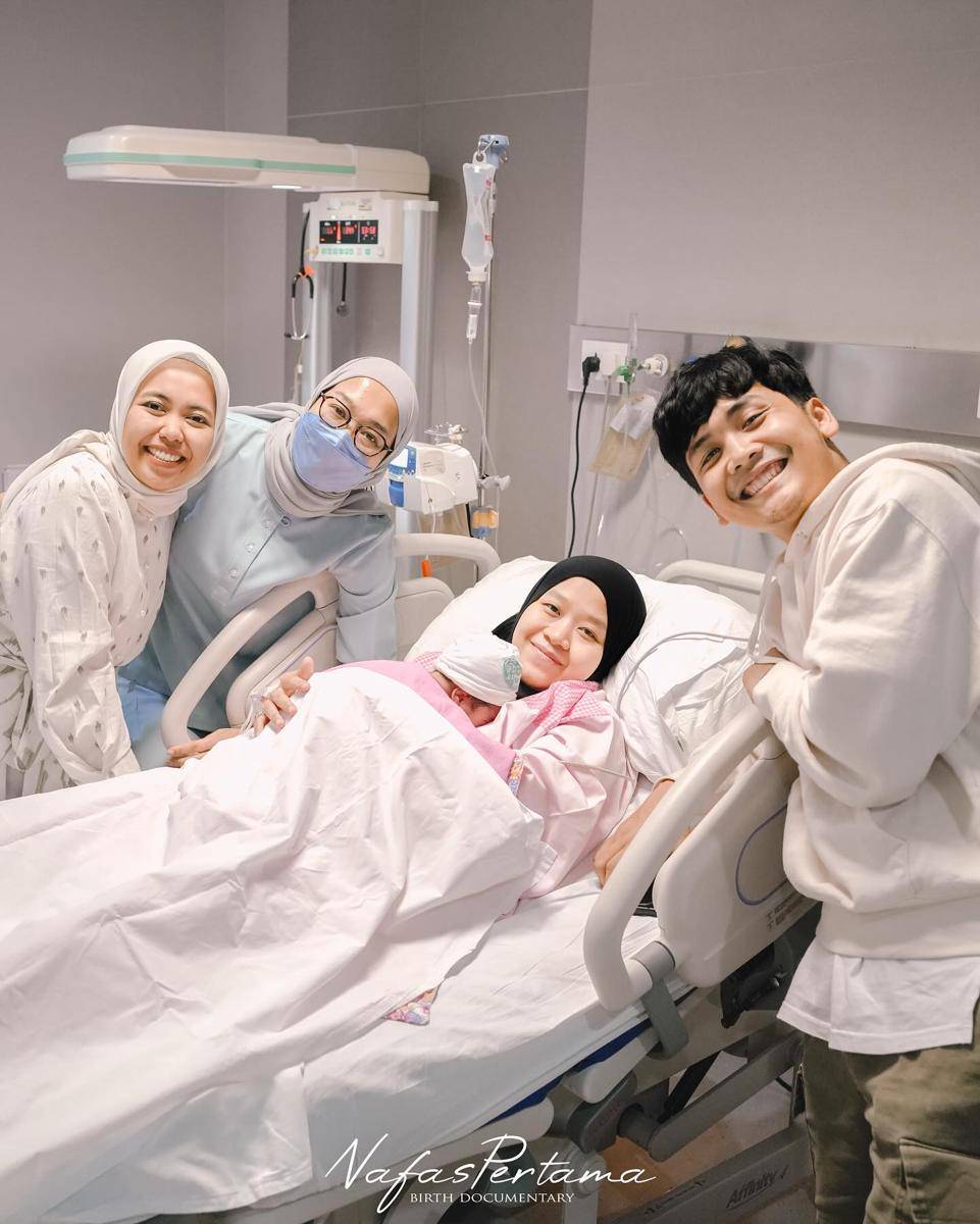 istri Bintang Emon melahirkan 