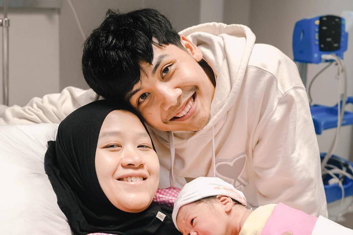 istri Bintang Emon melahirkan 