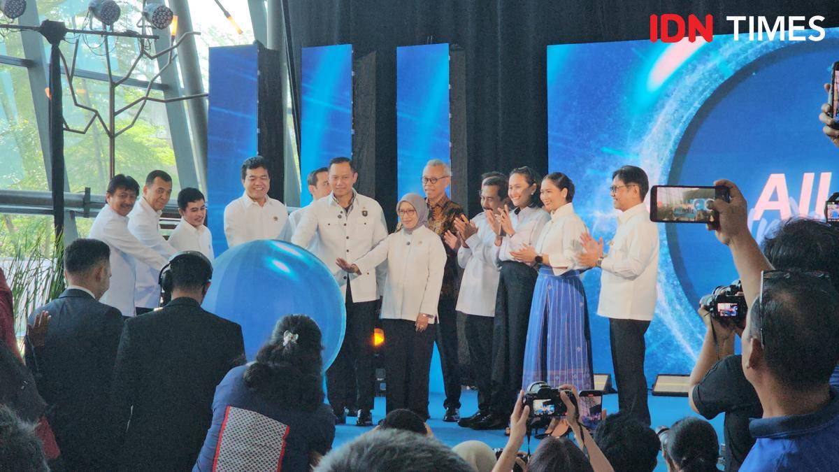 Menteri Koordinator Bidang Infrastruktur dan Pembangunan Kewilayahan Republik Indonesia Agus Harimurti Yudhoyono meluncurkan aplikasi All Indonesia
