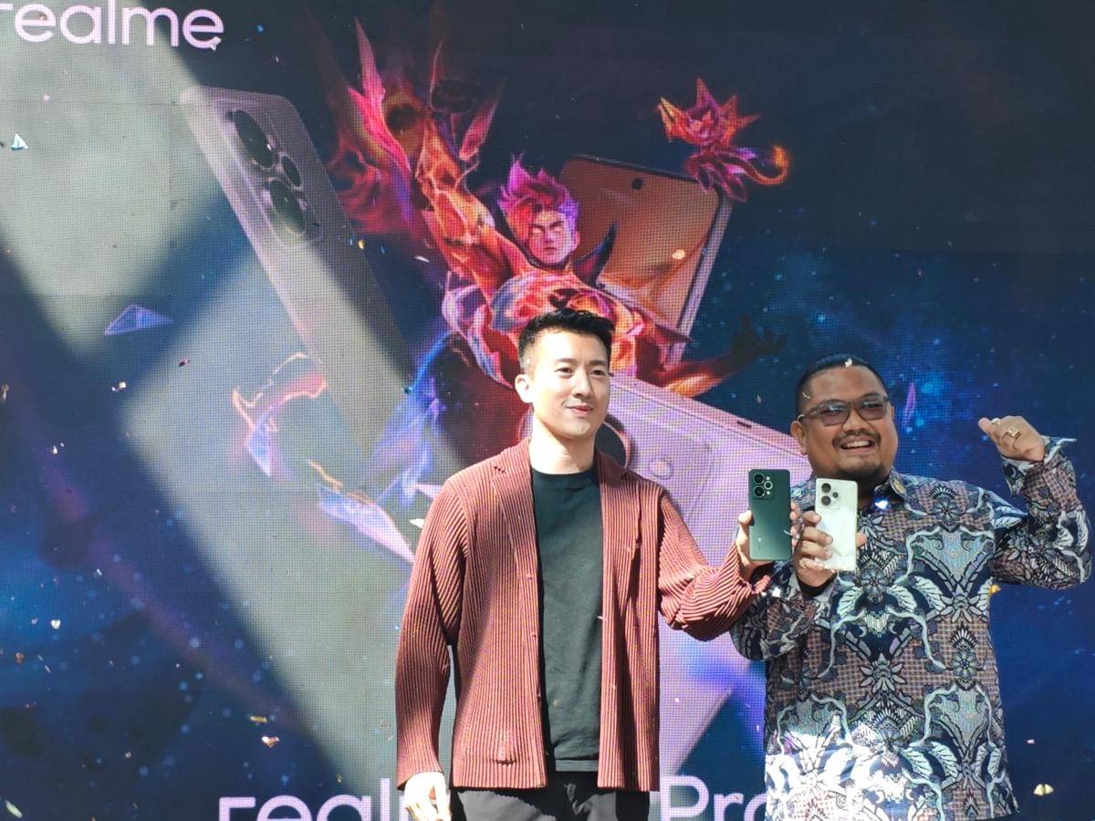 realme 15 Pro 5G x M7
