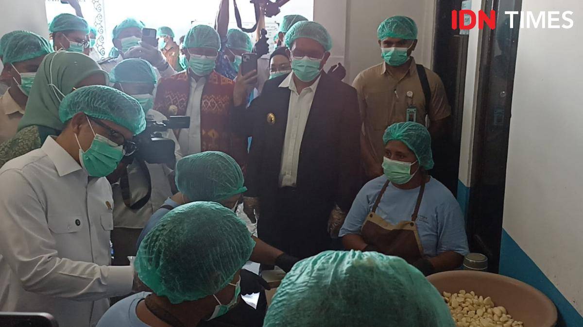 Cak Imin saat mengunjungi SPPG MBG di NTT