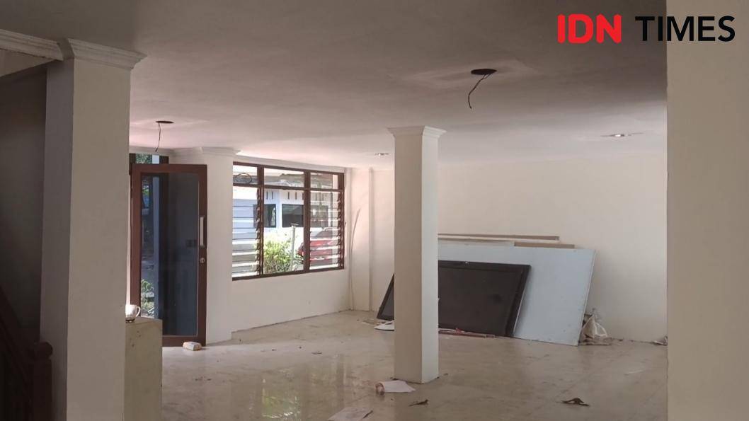 Gedung sementara DPRD Kota Makassar di Jalan Hertasning, Rabu (1/10/2025). (IDN Times/Asrhawi Muin) 