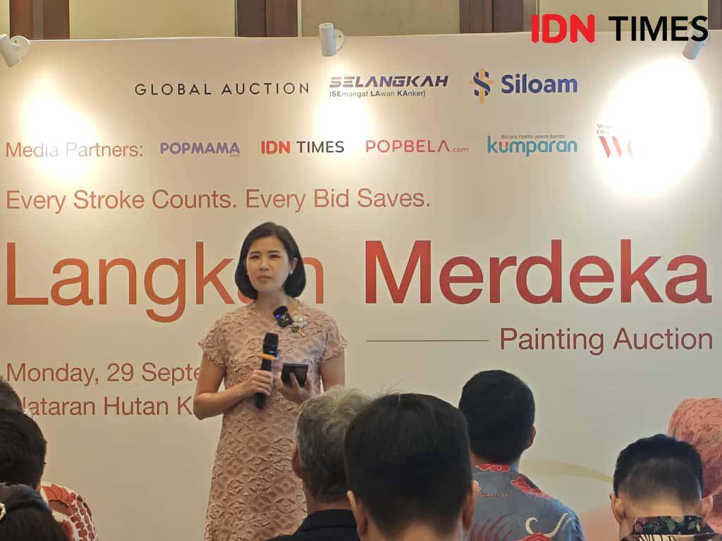 Caroline Riady, CEO Siloam International Hospitals di acara "Langkah Merdeka, An Art Auction Evening to Support Selangkah Program" pada Senin malam (29/9/2025) di Indonesia Raya Room di Hutan Kota by Plataran, Senayan. (IDN Times/Febriyanti Revitasari)