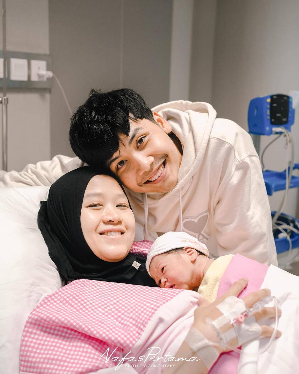 istri Bintang Emon melahirkan 