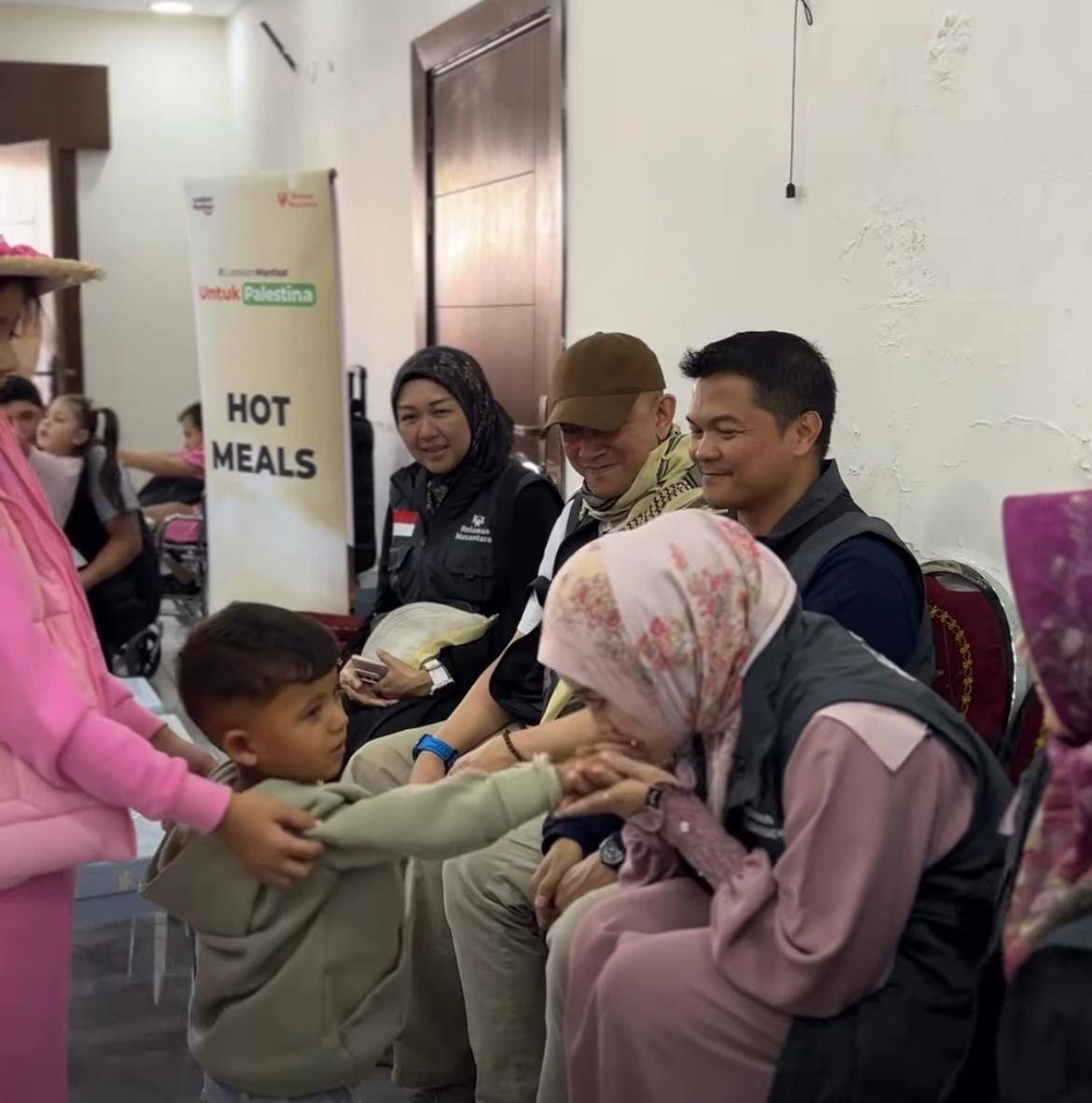 Nabilah Ayu kunjungi anak-anak Gaza penderita kanker di Jordania (instagram.com/tiim_peduli)