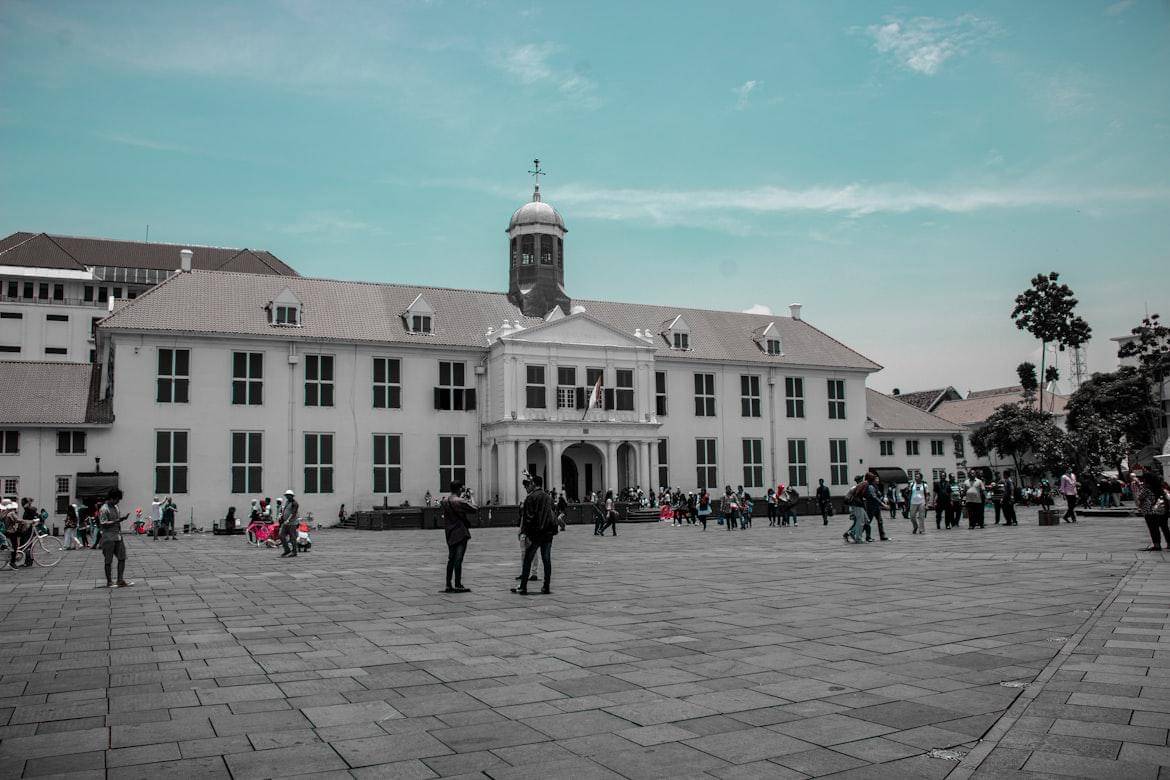 Kota Tua Jakarta (unsplash.com/Elvan Putra)