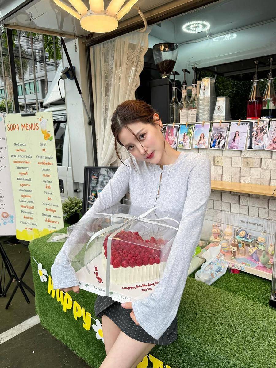 potret ulang tahun Baifern Pimchanok (instagram.com/baifernbah)