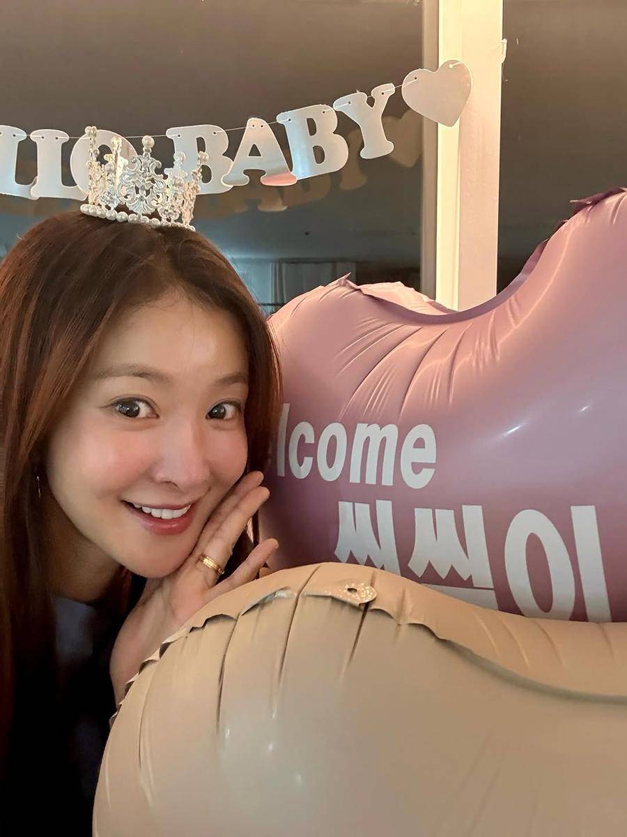 potret baby shower Lee Si Young (instagram.com/leesiyoung38)