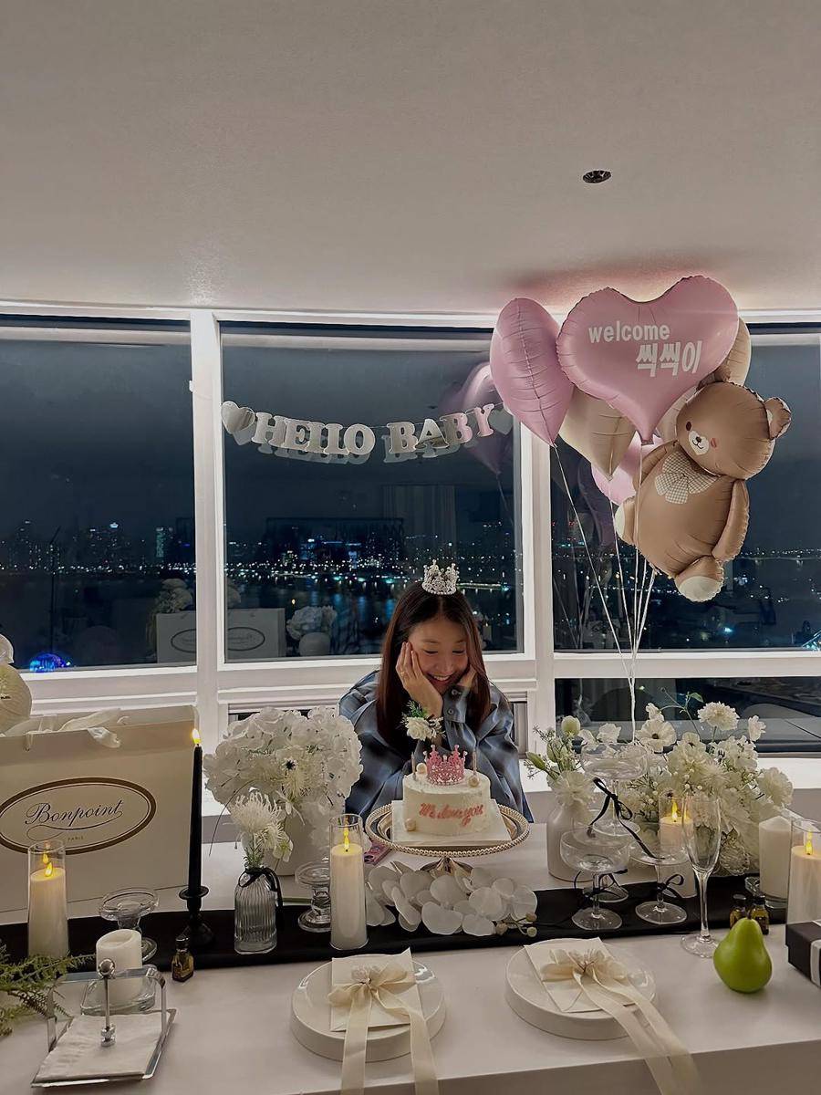 potret baby shower Lee Si Young (instagram.com/leesiyoung38)