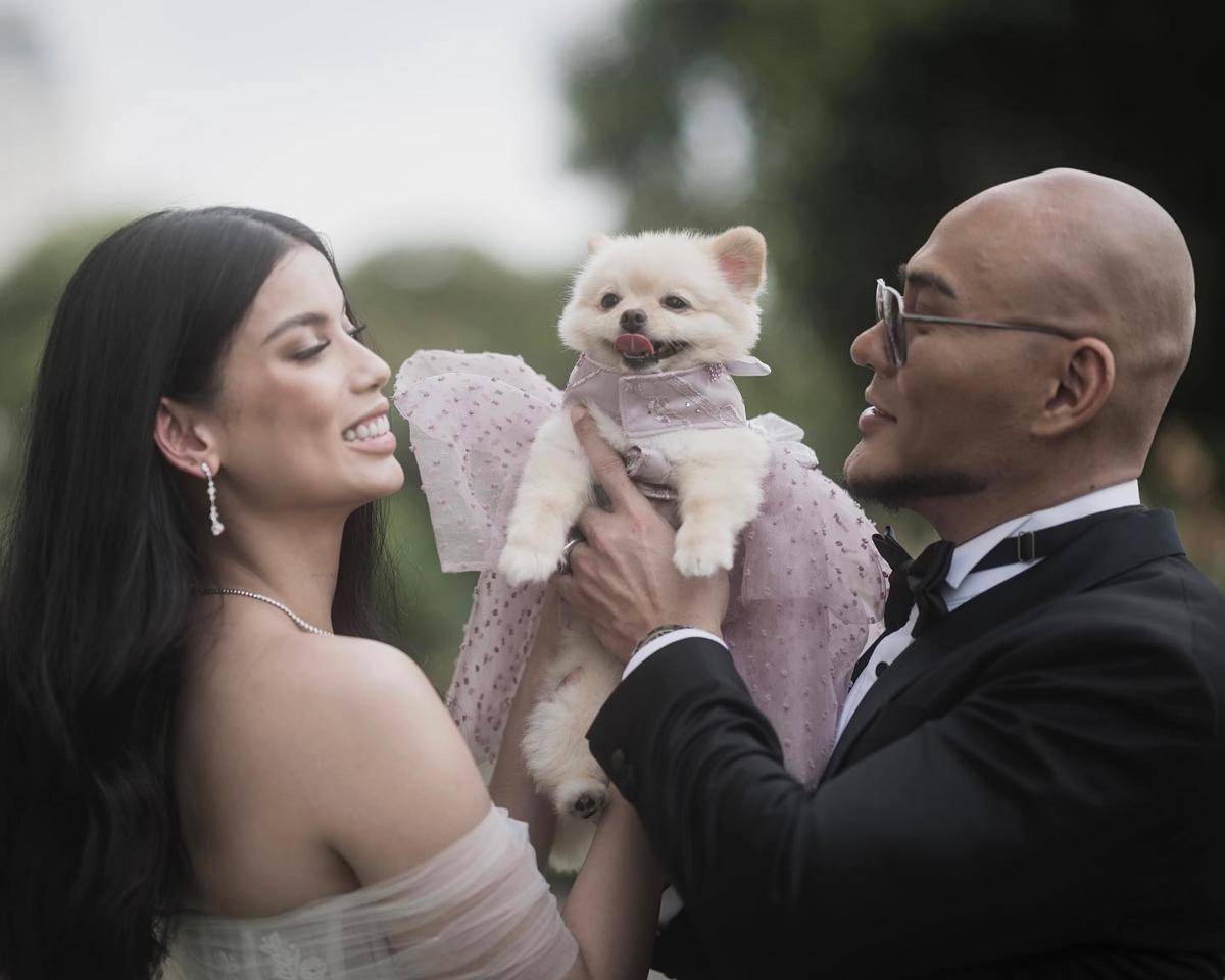 Deddy Corbuzier dan Sabrina dengan Chanel (Instagram.com/chanelinseoul_)
